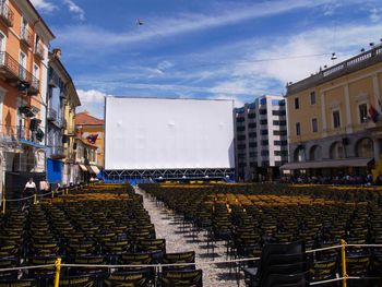 Площадь Пьяцца-Гранде с огромным экраном