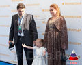 Михаил Полицеймако с семьёй. Закрытие Кинотавра 2010. Звёздная дорожка