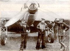 Степанян на фоне своего Ил-2 с оригинальной раскраской